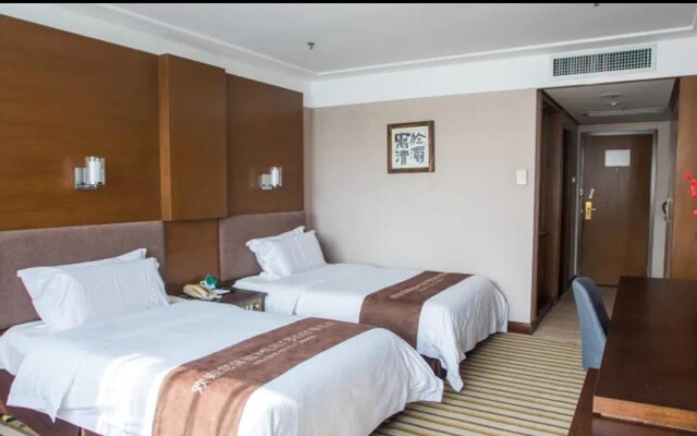 Poly Hotel