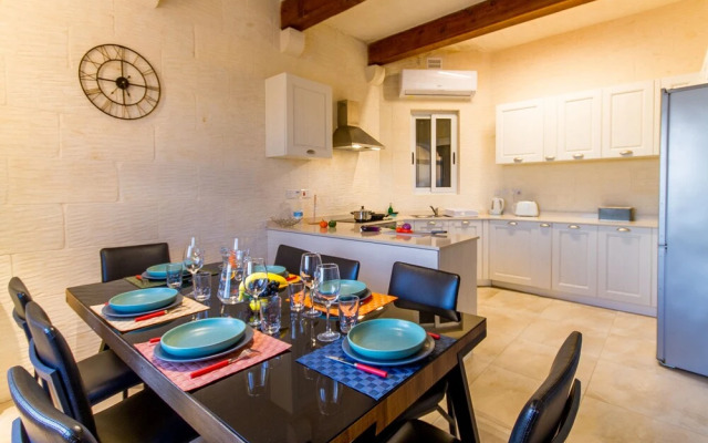 Inni Gozitan Farmhouse Private Pool