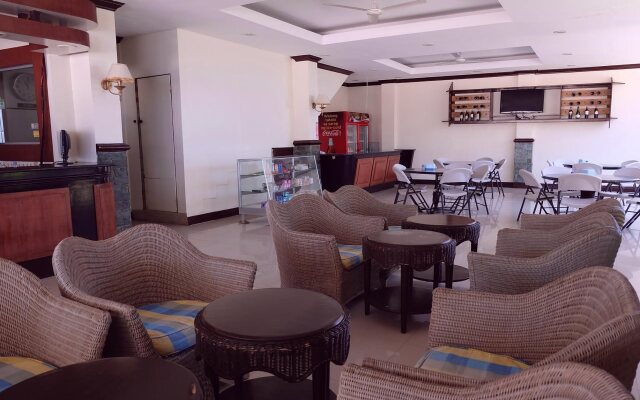 Bluefins Resort