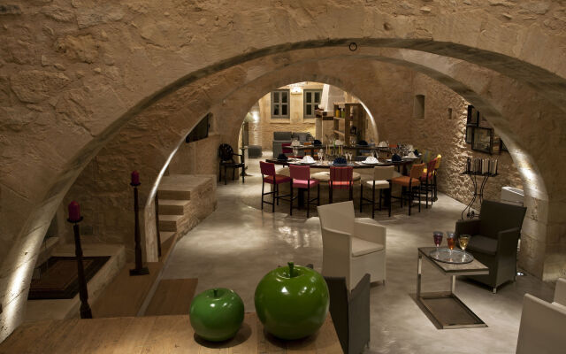 Athermigo Boutique Estate