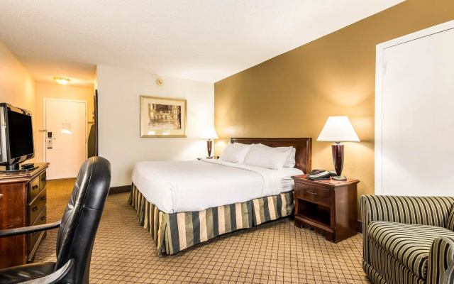 The Lux Hotel & Conference Center, an Ascend Collection Hotel
