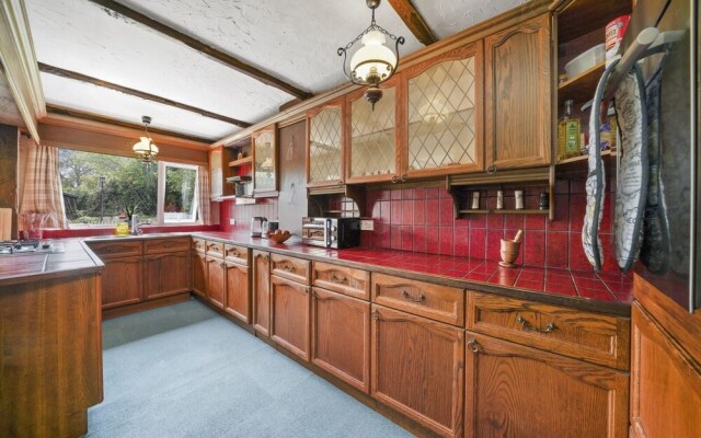 Lovely 5-bed House in Maidstone