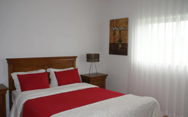 GuestReady - Beachfront Villa In Esposende