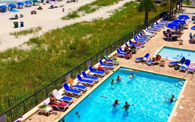 Club Regency in Regency Towers