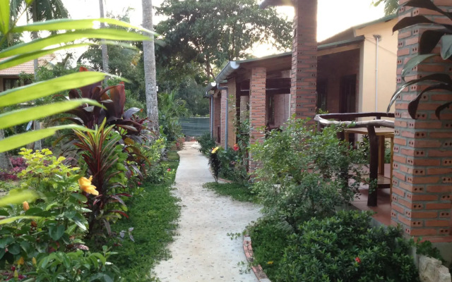 Be Home 3 Hostel and Bungalow