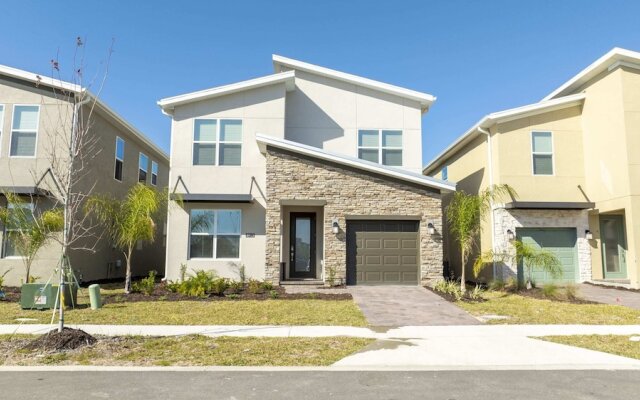 Stunning 5Bd Private Pool & Waterpark @ Champions Gate 8913