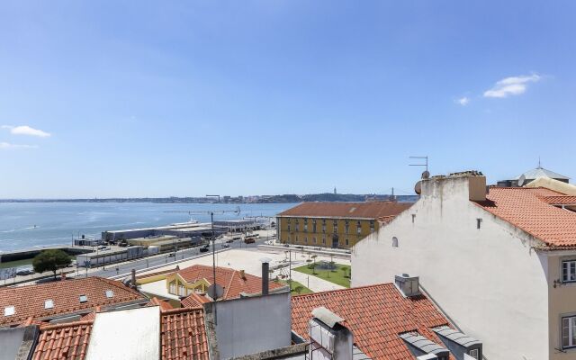 Alfama Golden View by Homing