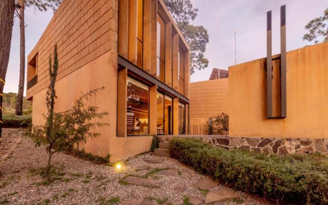 Cabaña de lujo moderna con Alberca climatizada Mazamitla bosque 1