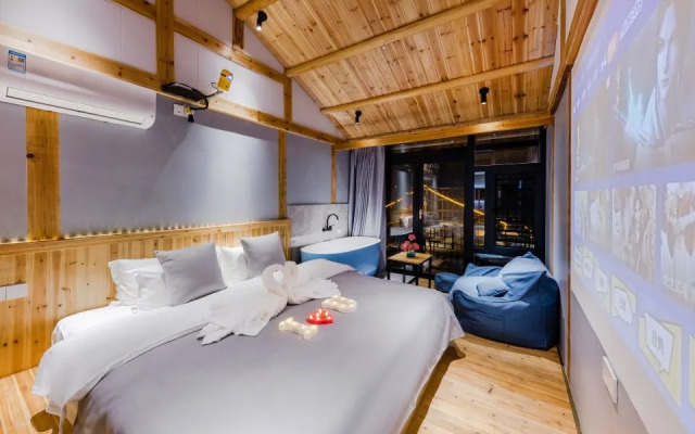 Huasao·1949 Designer Parent-Child Vacation Type Smart Homestay (Nanjing Yunshuiyao Waterwheel Store）