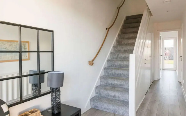 Beautifully Refurbished 4-bed Beachside Retreat