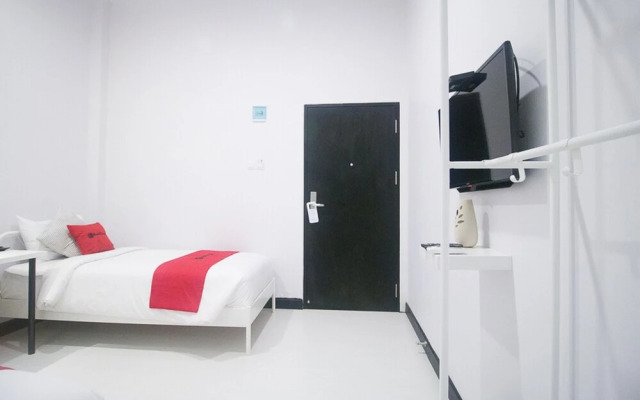 RedDoorz Plus @ Manokwari City Center