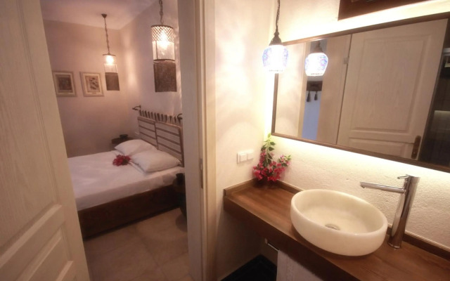 Dardanos Hotel