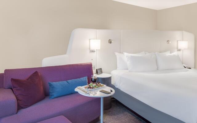Crowne Plaza Cleveland at Playhouse Square by IHG