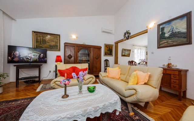 Apartments Bagic