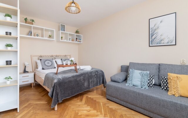 Studio Cracow Targowa by Renters