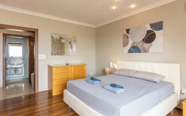 Modern and Comfortable Apart Savoy Garden