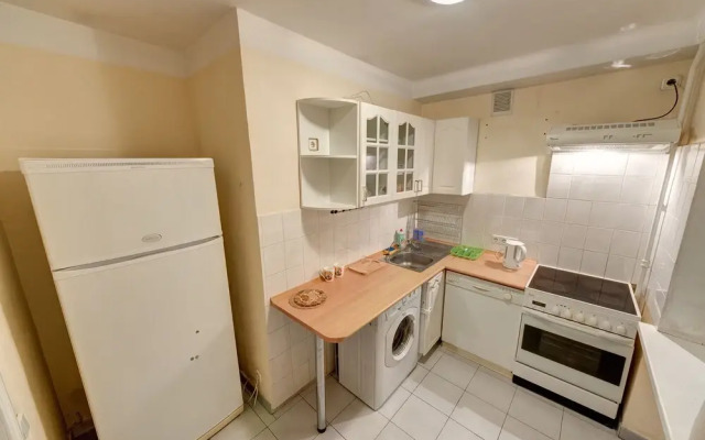 Apartments on Lesi Ukrainki blvd for 4 person