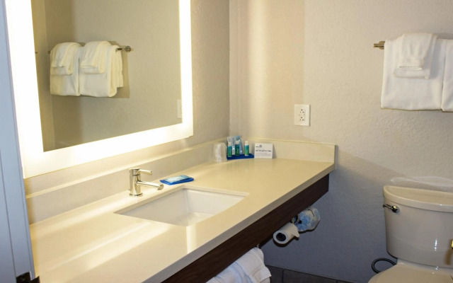 Holiday Inn Express Winfield by IHG