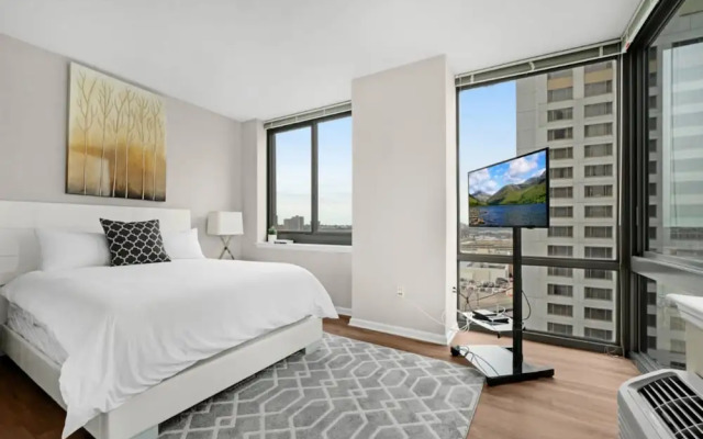 Bluebird Suites near PATH