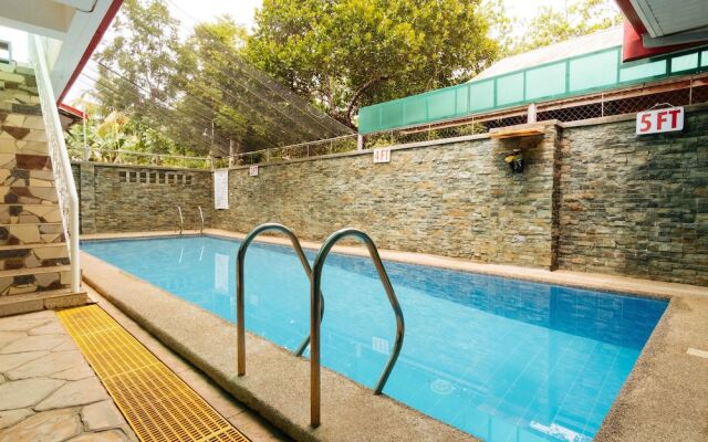 Reddoorz Premium Near Pristine Beach
