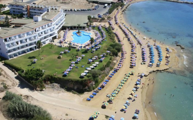 Corallia Beach Hotel Apartments