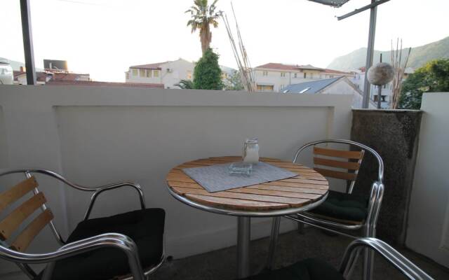 Marko Apartments