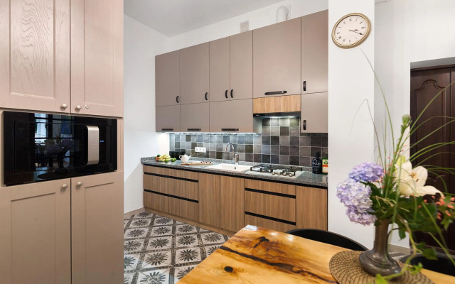 Gallery Art Apartment