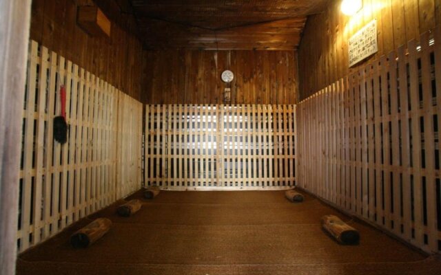 Ishiuchi Yung Parunas