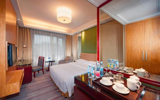 Ramada Plaza Zhijiang Hotel