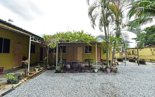 OYO 90702 Empire Inn 1