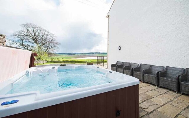 Balmeadowside Farmhouse Near Cupar, Fife