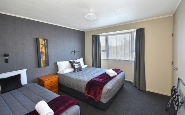 ASURE Adrian Motel – Guest Rooms – Dunedin