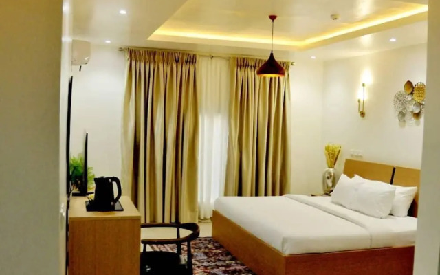 The Address Hotel And Tower