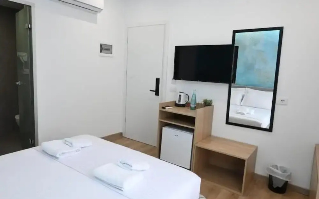 EMAR Beachfront Hotel Ksamil