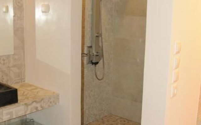 Queen Boutique Suites