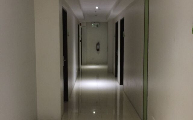 Canberry Hotel