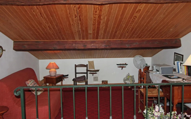 Spacious Villa at Saint-raphael With Jacuzzi