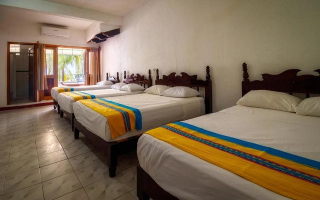 Hotel y Bungalows Acuario