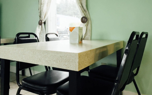 Rodeway Inn & Suites Carrollton