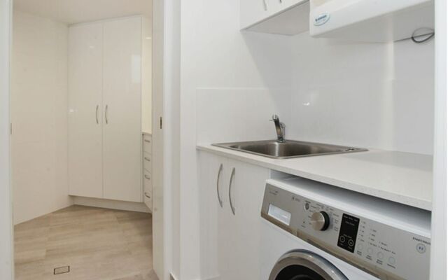 Kings Way Apartments
