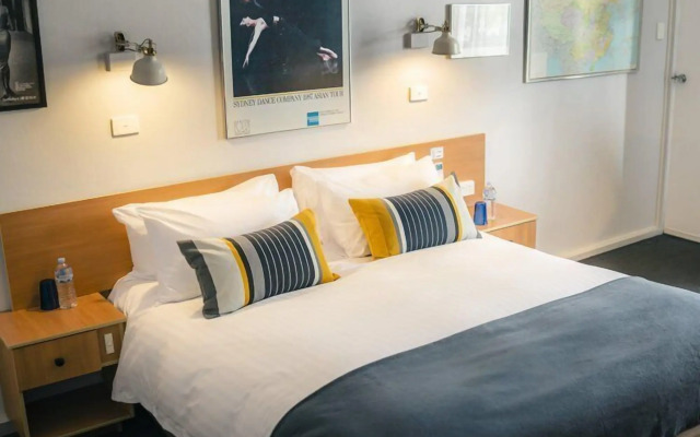 The Oriana Orange - Retro Hotel & Resort