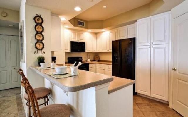 Mandalay Beach Club 1003