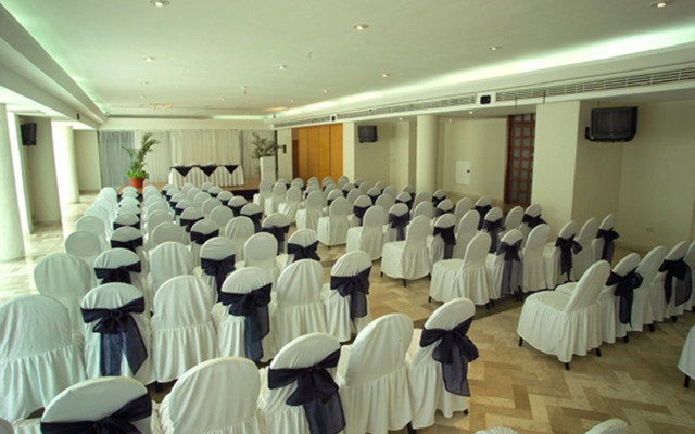 Aquamarina Beach Resort