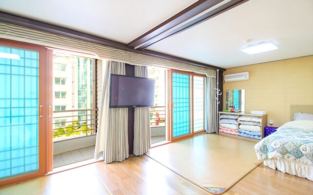 Yangyanghaemajigil Condominium