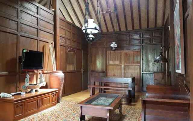 Rumah Stroberi Organic Farm and Lodge