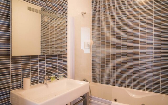 C02 - Luxury 3 Bed With Pool View