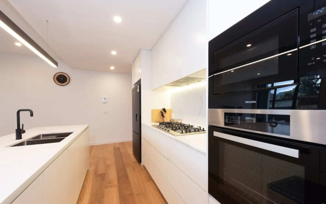 Stylish 3 Bedroom With Free Parking