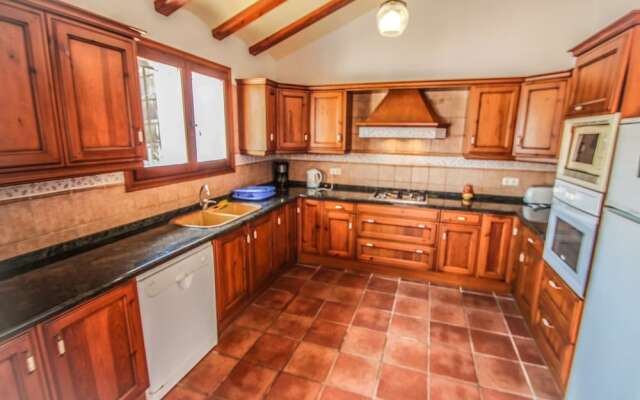 Finca Pere - panoramic hillside holiday house in Benissa