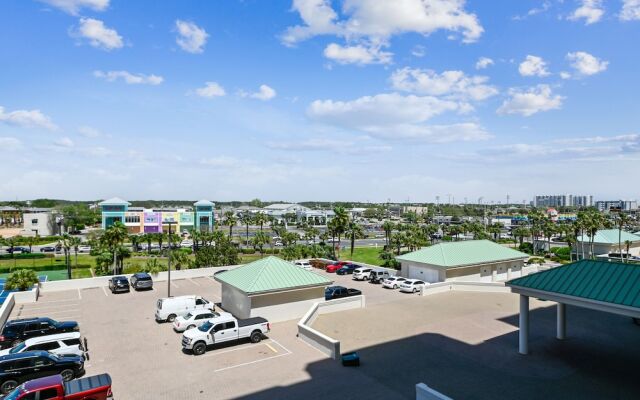 Silver Beach Towers 506w 4 Bedroom Condo by RedAwning