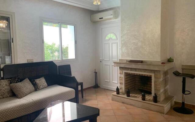 Villa avec piscine privée près de Casablanca Maroc